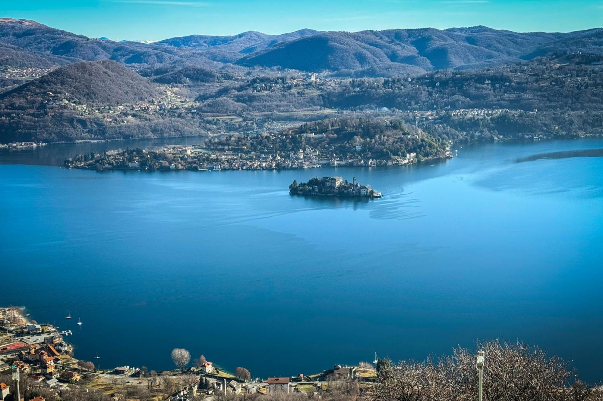 Appartamento Alberti Con Vista Lago Madonna Del Sasso Ngoại thất bức ảnh