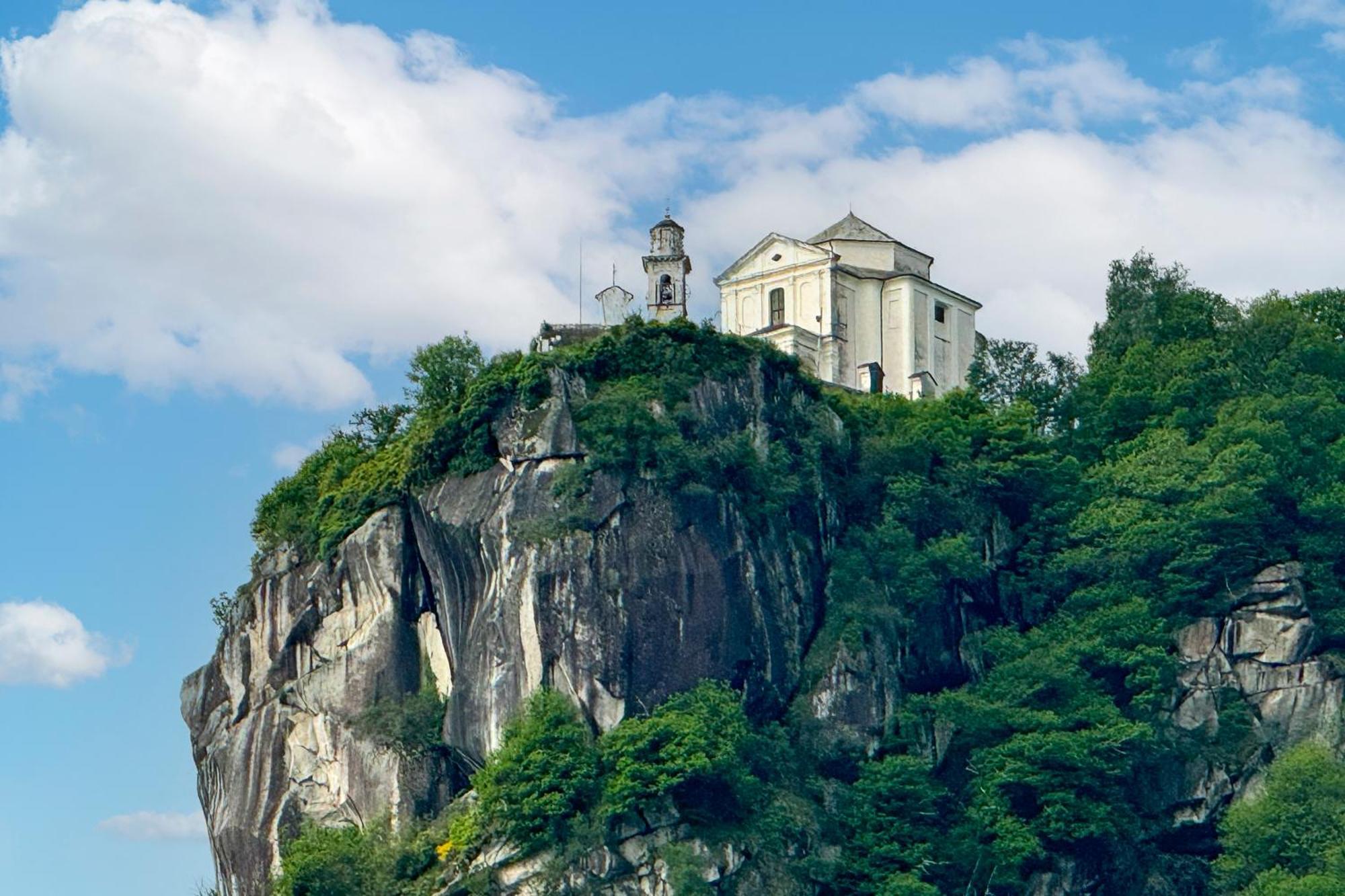 Appartamento Alberti Con Vista Lago Madonna Del Sasso Ngoại thất bức ảnh
